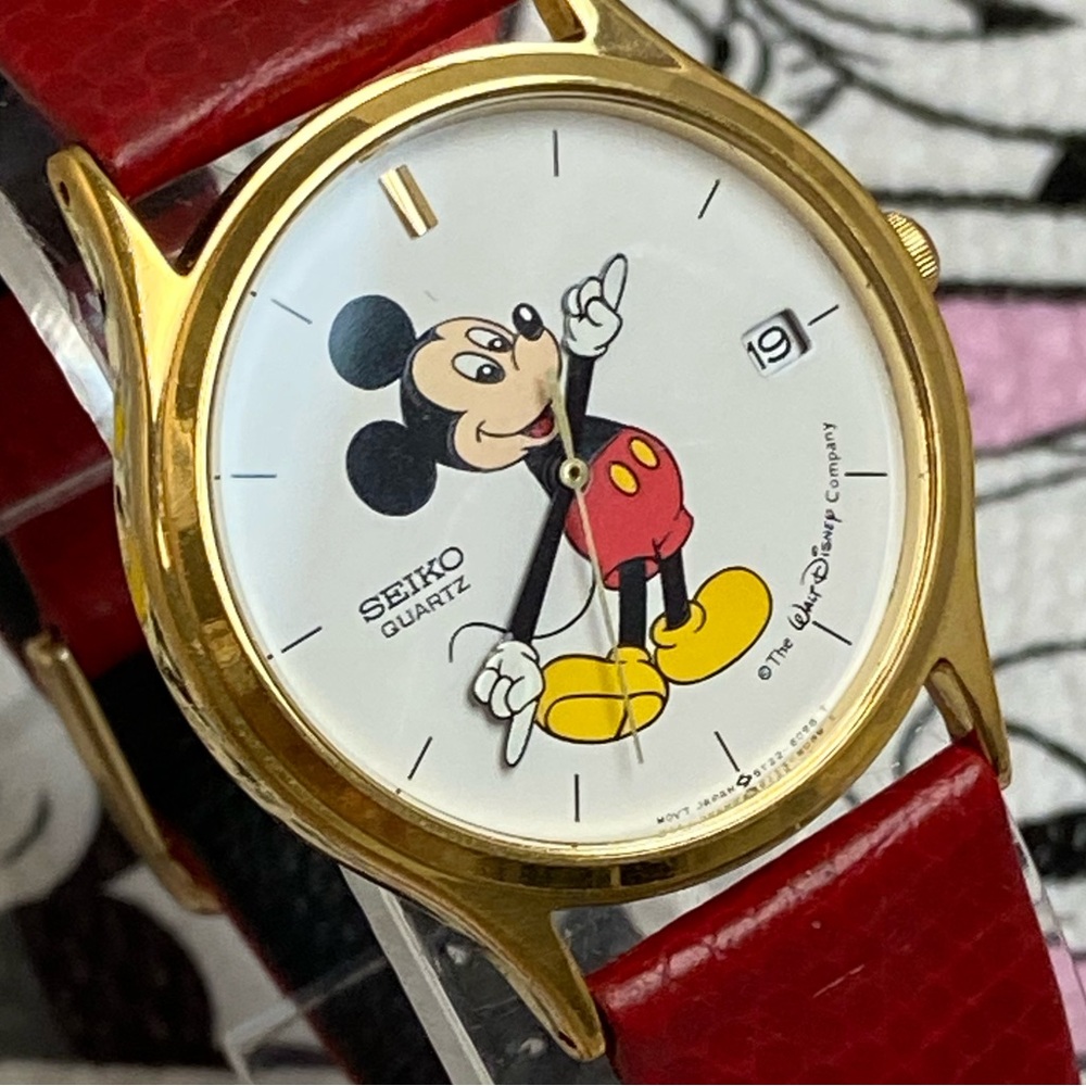 Vintage Disney X Seiko Mickey Mouse Men’s Unisex Dress Watch with Moving Arms - Picture 3 of 16